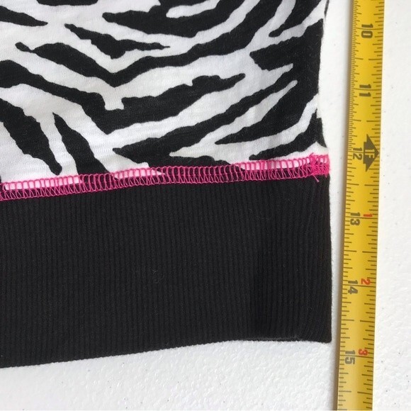 NWT Jones New York Sport Black White Zebra Stripe Pink Contrast Top Size PM - Picture 7 of 12